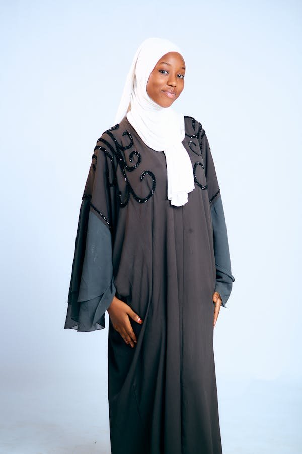 Qamis pour femme : Élevez votre style avec nos coffrets cadeaux